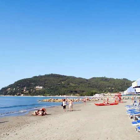 Апартаменты Locazione Turistica Ghiro