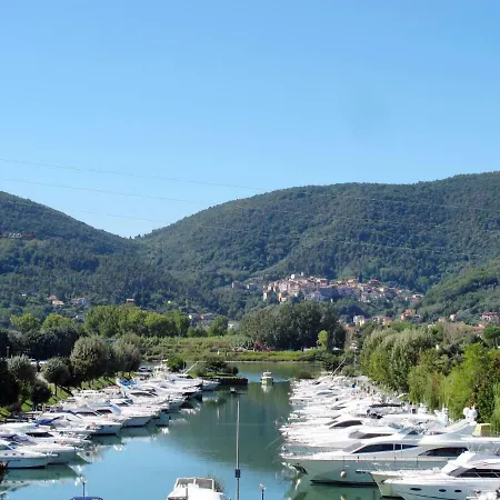 Locazione Turistica Ghiro Apartment