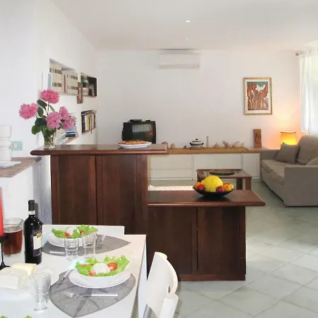Locazione Turistica Ghiro Apartment *